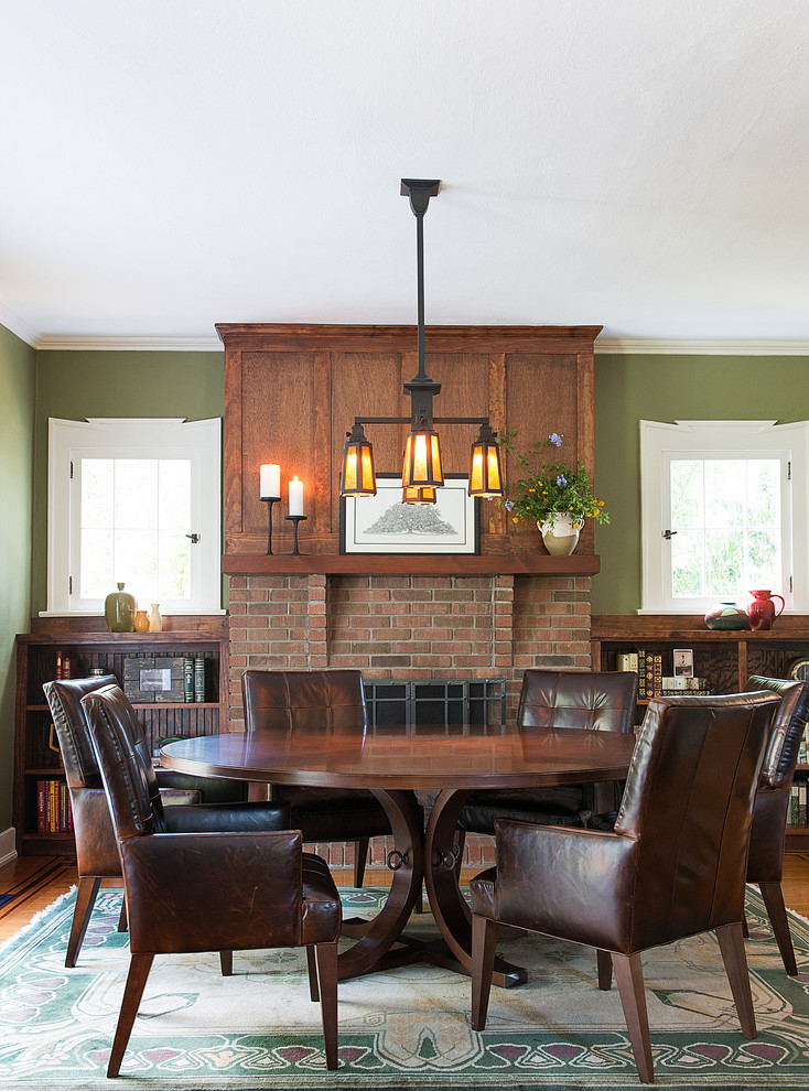 Inspiration for a craftsman dining room remodel in Jacksonville