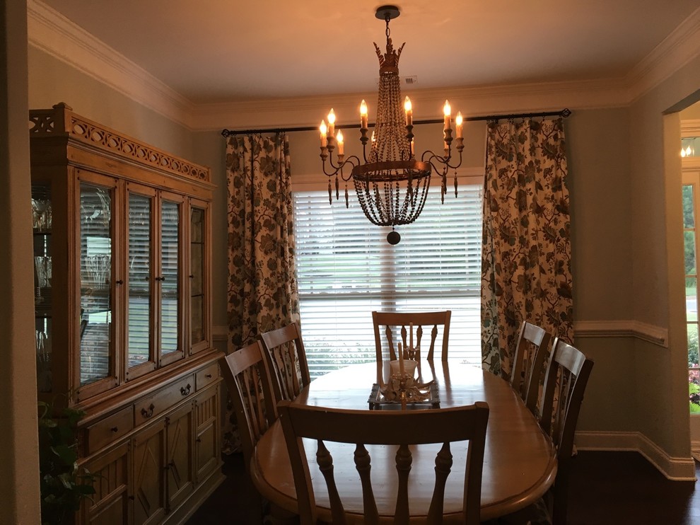 Dining room - traditional dining room idea in Atlanta