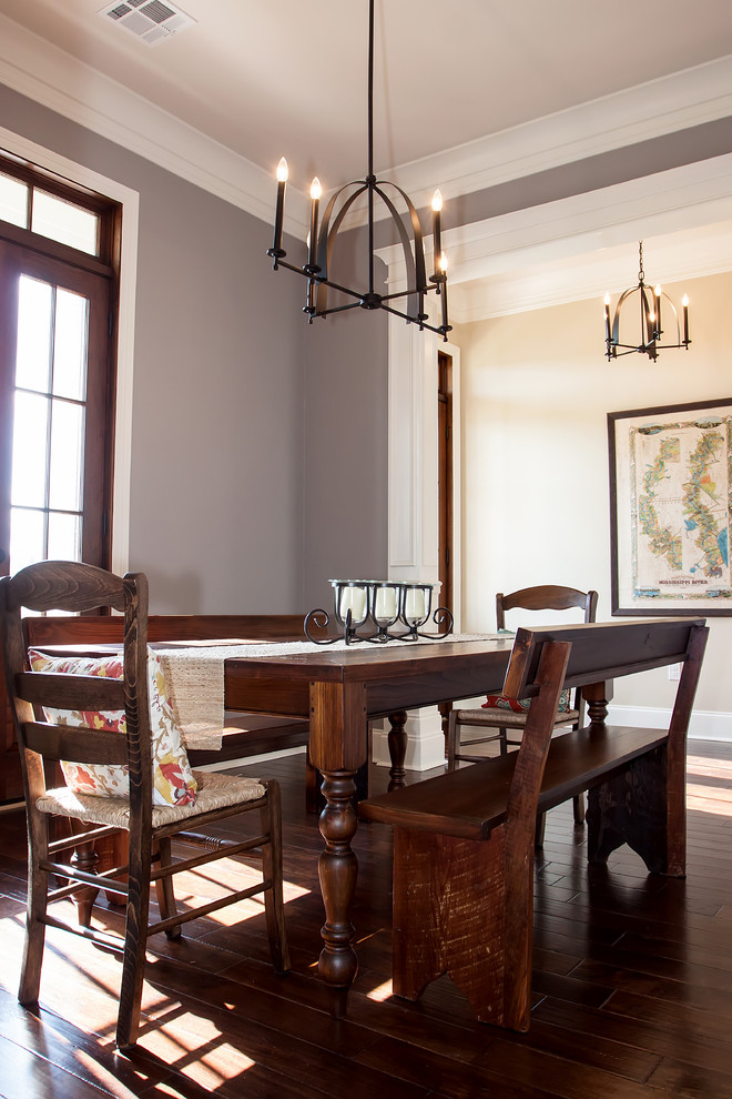 Inspiration for a classic dining room in New Orleans.