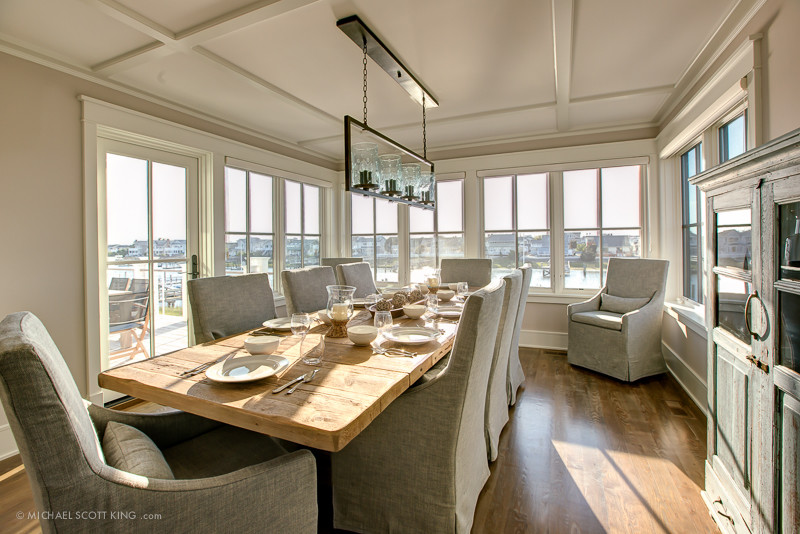 Immagine di una sala da pranzo stile marinaro