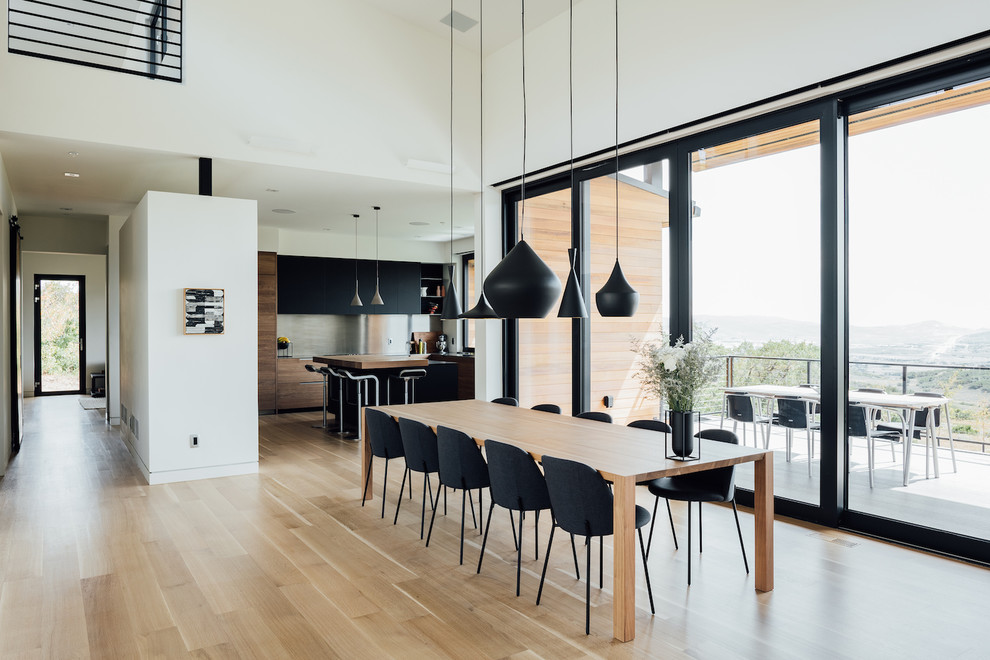 Exemple d'une salle à manger moderne.