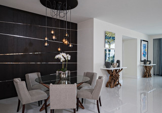 75 Dining Room with Metallic Walls Ideas You'll Love - January, 2024