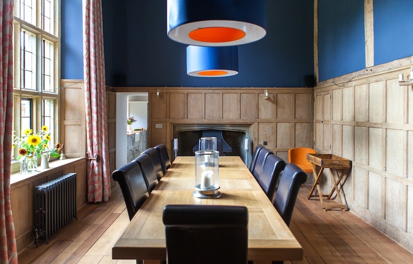 This is an example of a rural dining room in Kent.