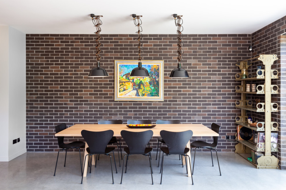 Photo of a midcentury dining room in London.