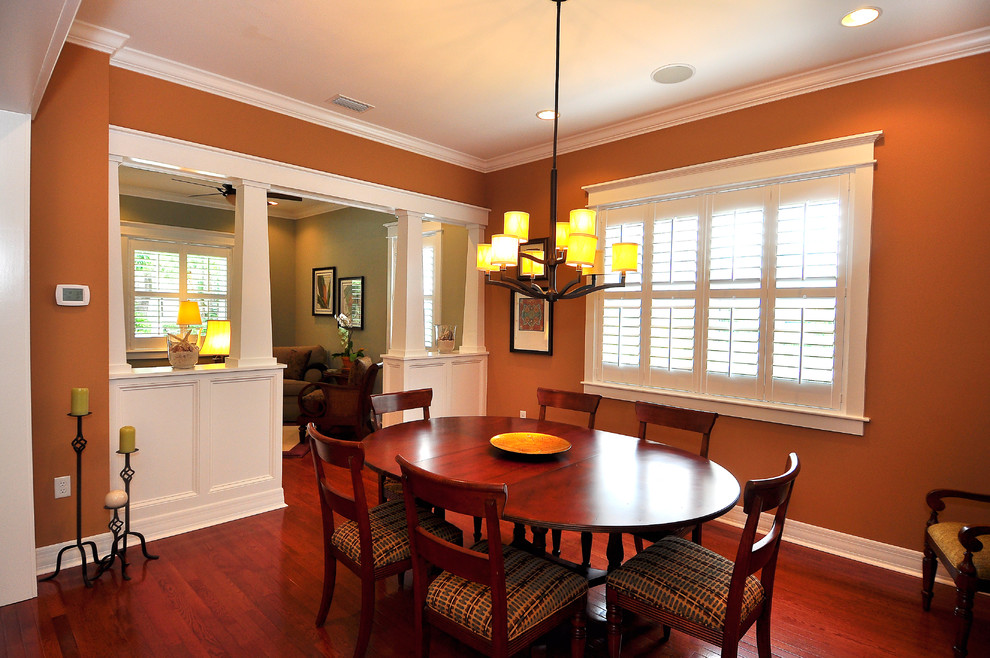 Inspiration for a timeless dining room remodel in Tampa