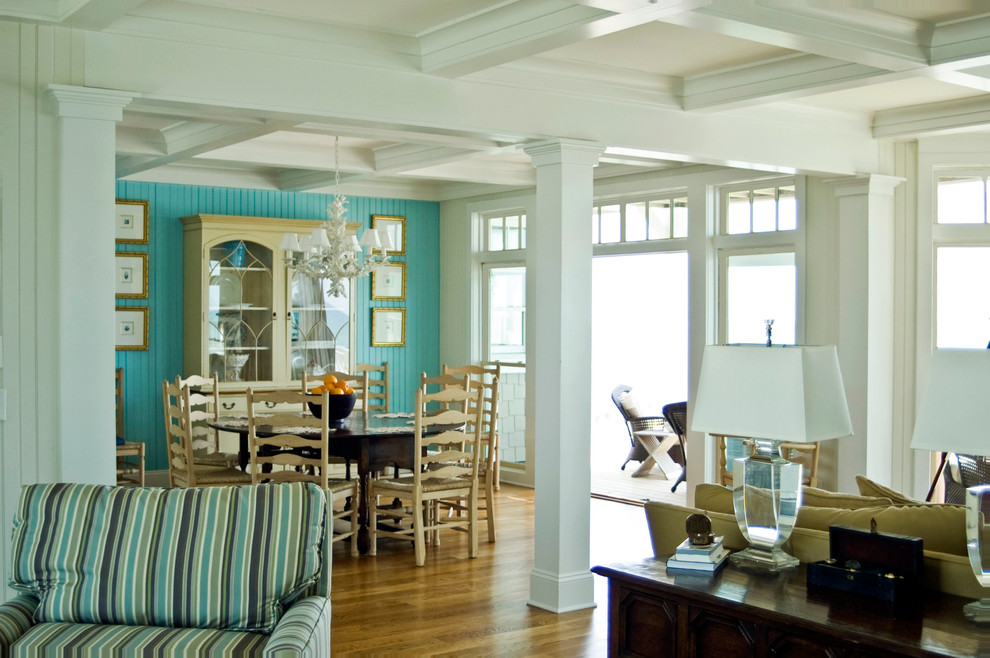 Idee per una sala da pranzo aperta verso il soggiorno stile marino