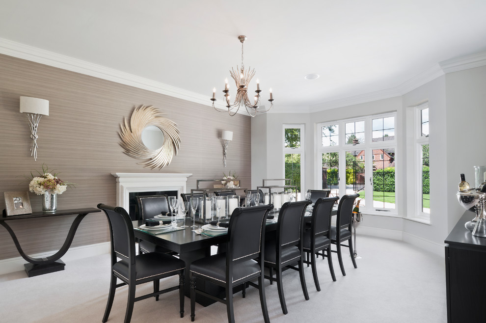 Dining room - modern dining room idea in Berkshire