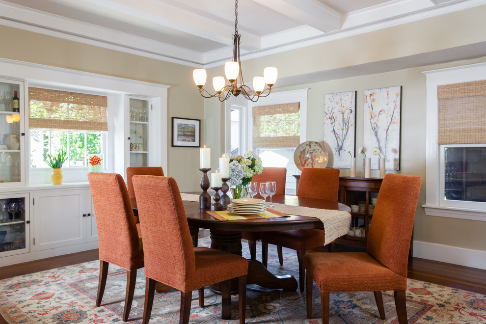 Design ideas for a classic dining room in San Francisco.