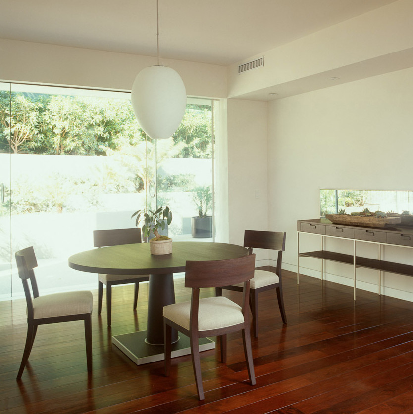Inspiration for a contemporary dining room remodel in Los Angeles