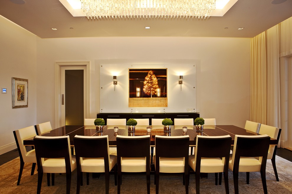 Dining room - contemporary dining room idea in Los Angeles