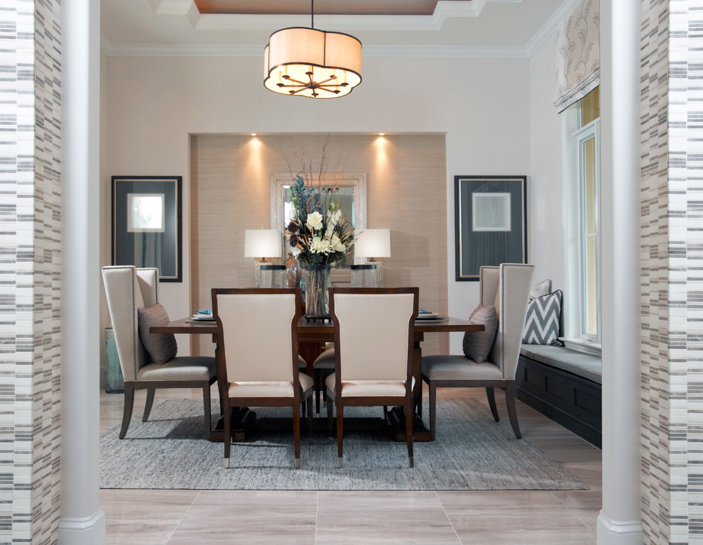 Design ideas for a classic dining room in Miami.