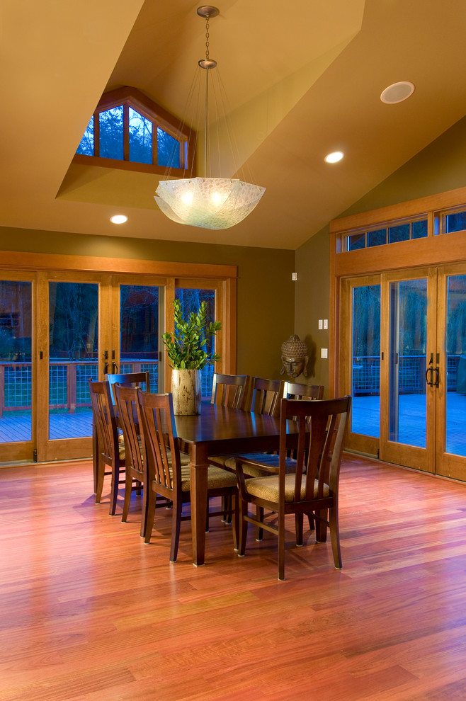 Example of a mountain style dining room design in Seattle