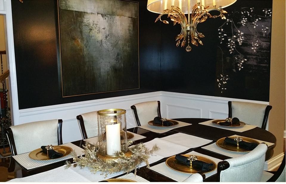Inspiration for a large transitional dining room remodel in Chicago