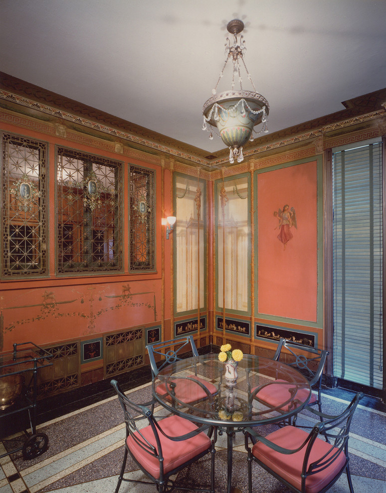 Свежая идея для дизайна: отдельная столовая среднего размера в классическом стиле с оранжевыми стенами и полом из керамогранита - отличное фото интерьера