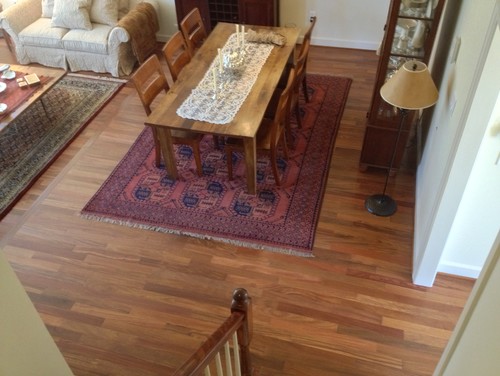 foto de salón con suelo de madera de la oferta de cumarú
