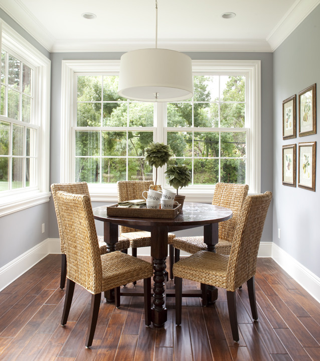 Example of a classic dining room design in San Francisco