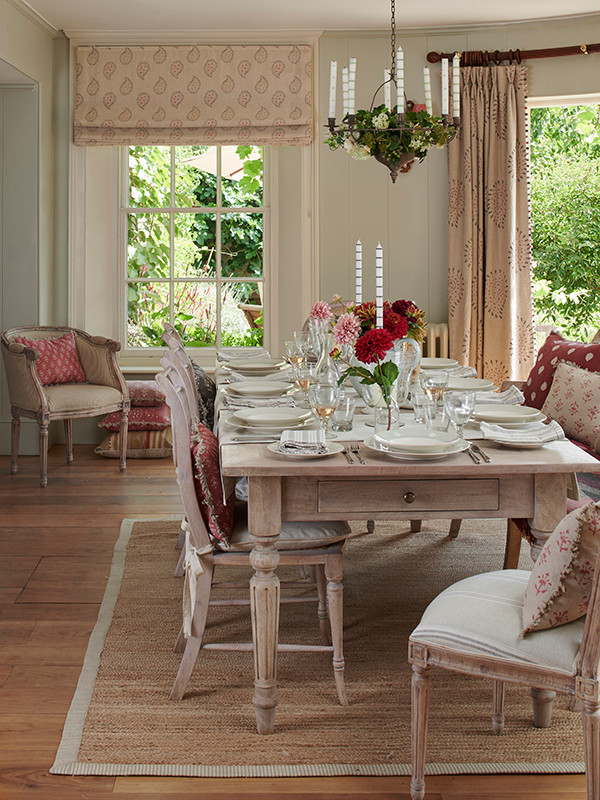 Photo of a large farmhouse dining room in Wiltshire.