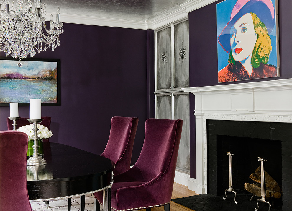 ボストンにある高級な中くらいなトランジショナルスタイルのおしゃれな独立型ダイニング (紫の壁、淡色無垢フローリング、標準型暖炉、タイルの暖炉まわり) の写真