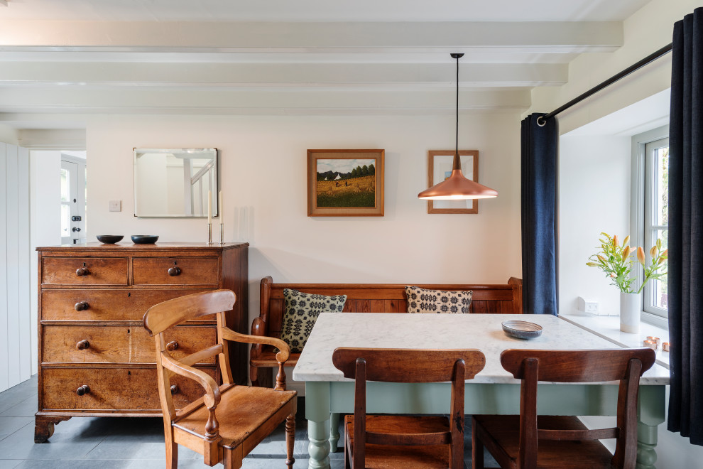 Dining room - craftsman dining room idea in Devon