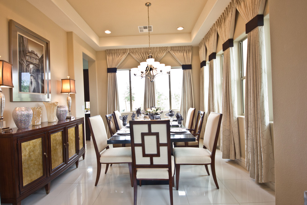Inspiration for a contemporary dining room in Las Vegas.
