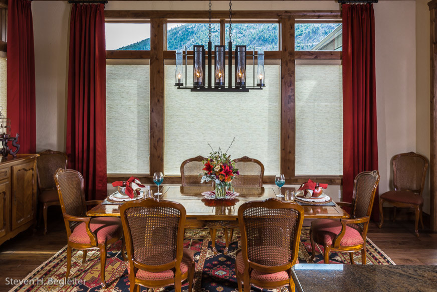 Dining room - transitional dining room idea