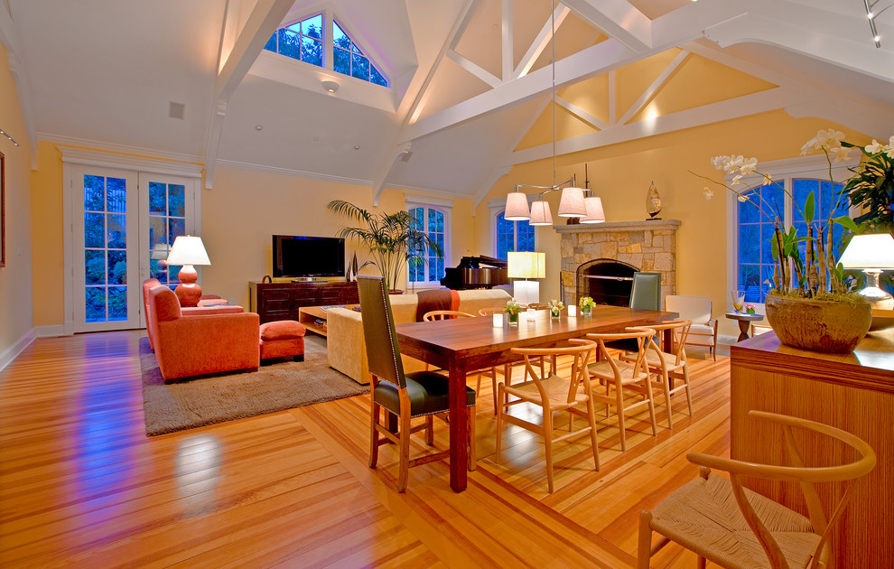 Classic dining room in Seattle.