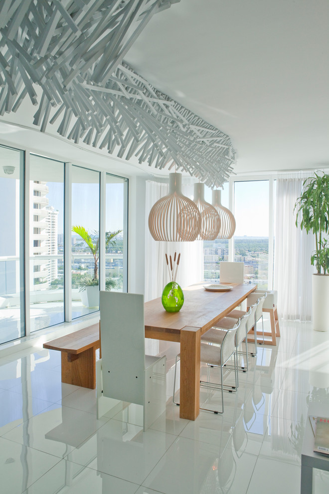 Modernes Esszimmer in Miami