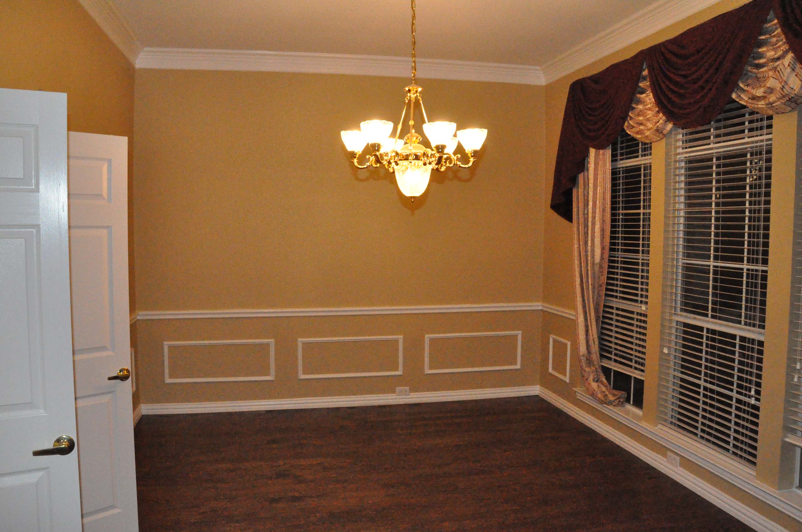 Chair Rail And Picture Frame Molding Traditional Dining Room Dallas By Fresh Coat Painters Of Allen Mckinney Frisco Plano Houzz