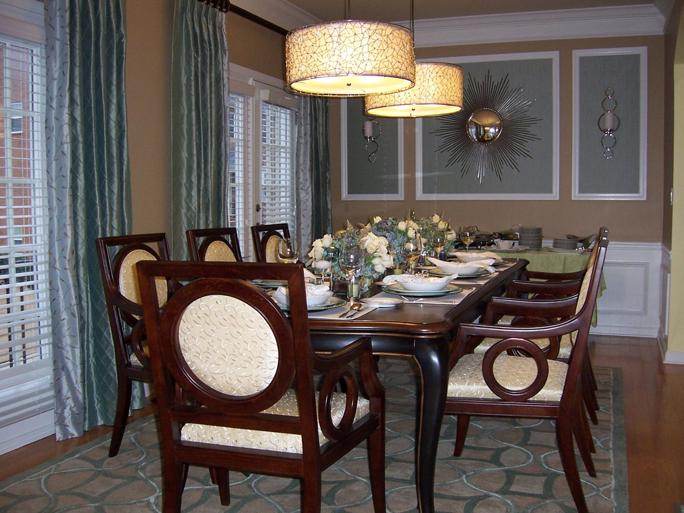 Example of a dining room design in Raleigh