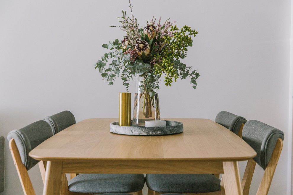 Foto di una piccola sala da pranzo minimalista