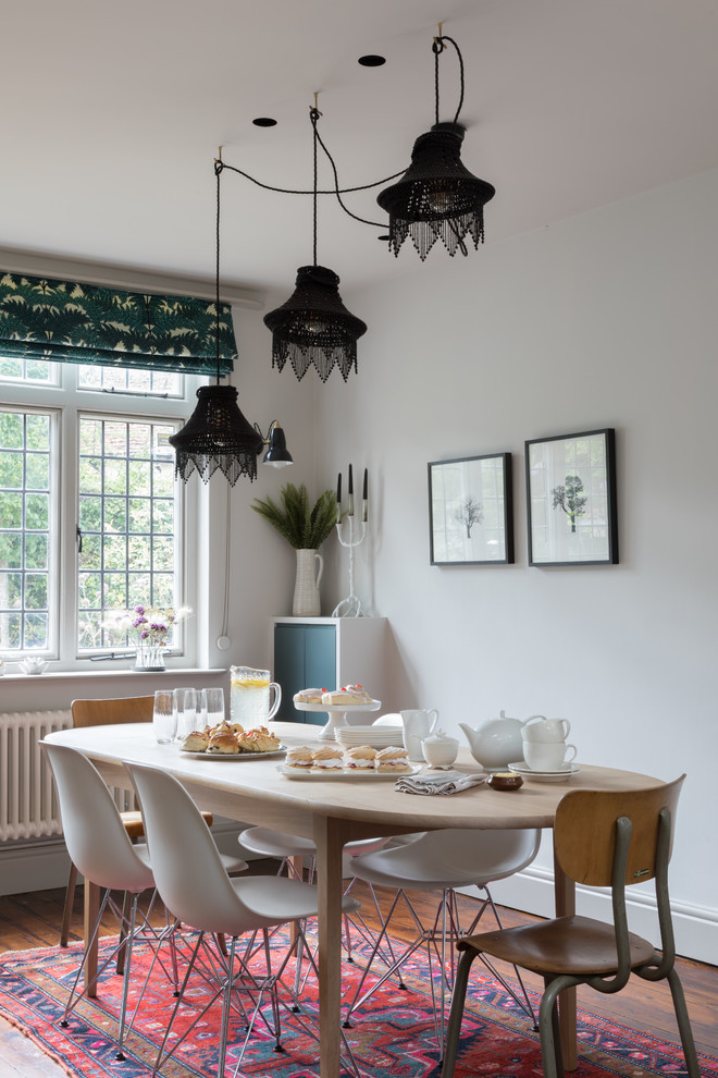 This is an example of a classic dining room in Hertfordshire.