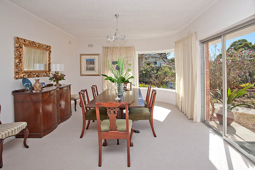 Great room - mid-sized traditional carpeted great room idea in Sydney with white walls
