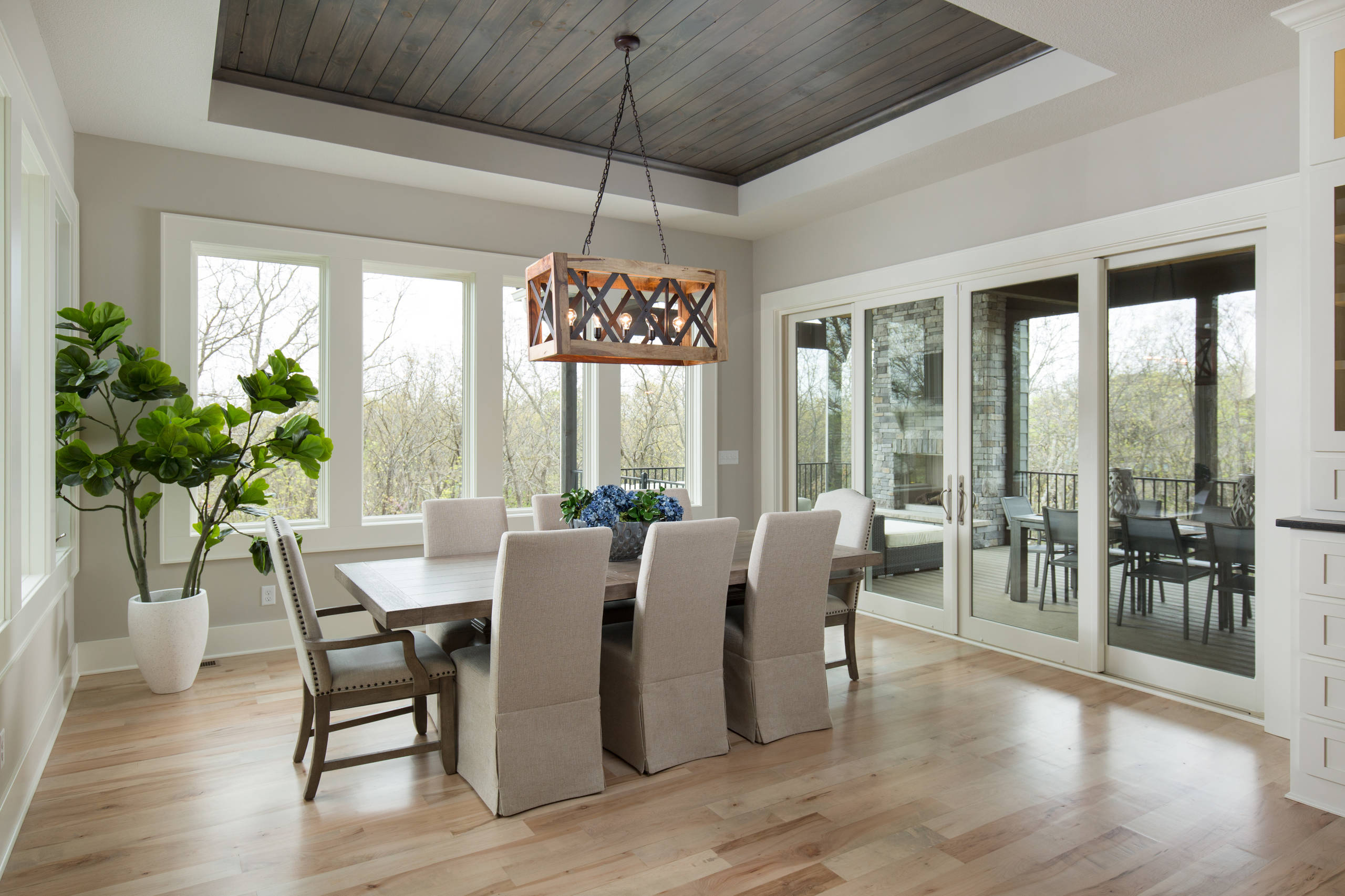 75 Light Wood Floor Dining Room Ideas