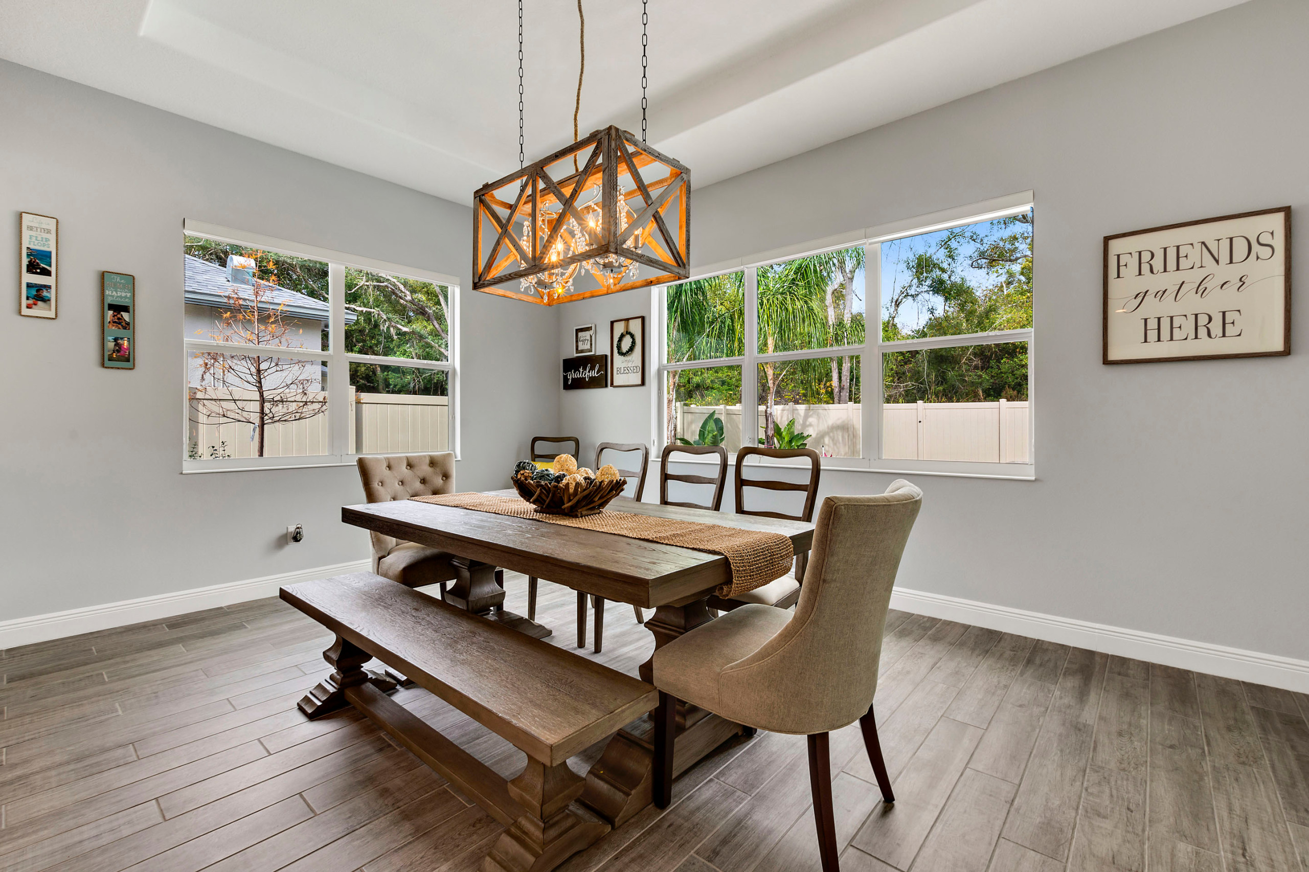 75 Beautiful Dining Room With Gray Walls Pictures Ideas January 2022 Houzz - How To Decorate A Dining Room With Grey Walls