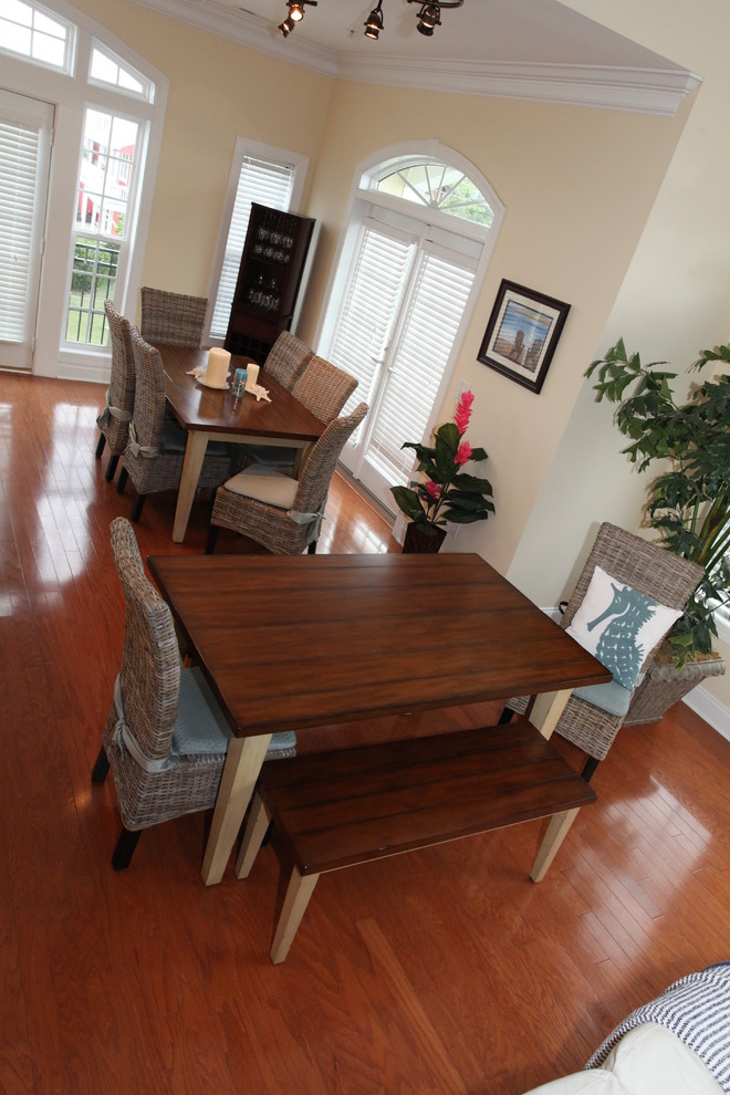 This is an example of a contemporary dining room in Wilmington.