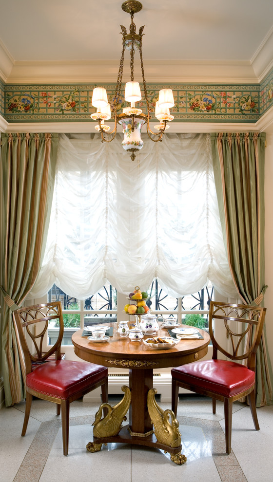 Dining room - traditional dining room idea in Philadelphia