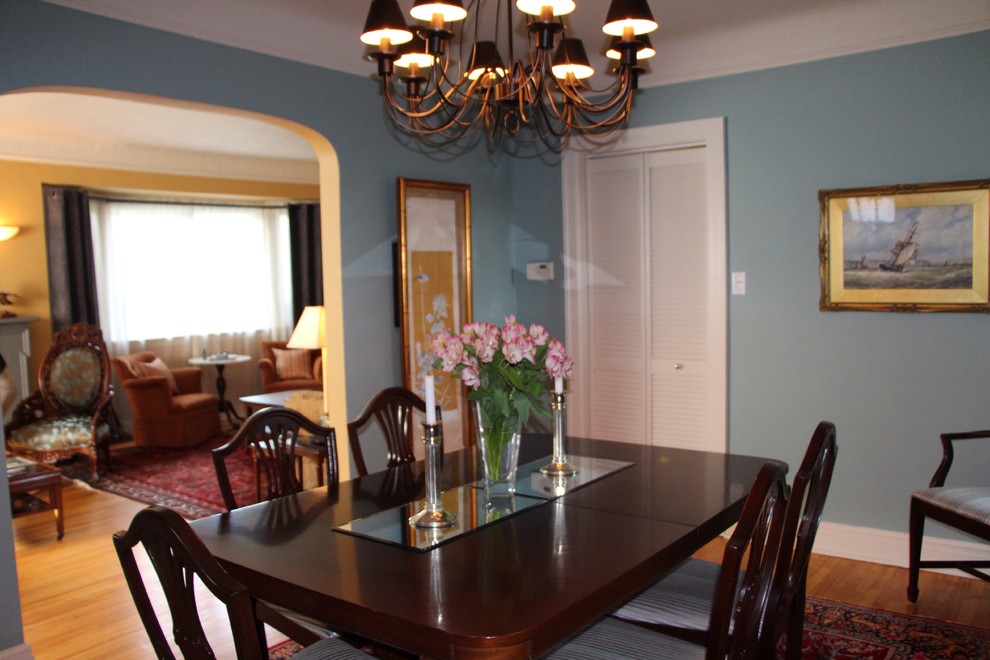 Example of a classic dining room design in Ottawa