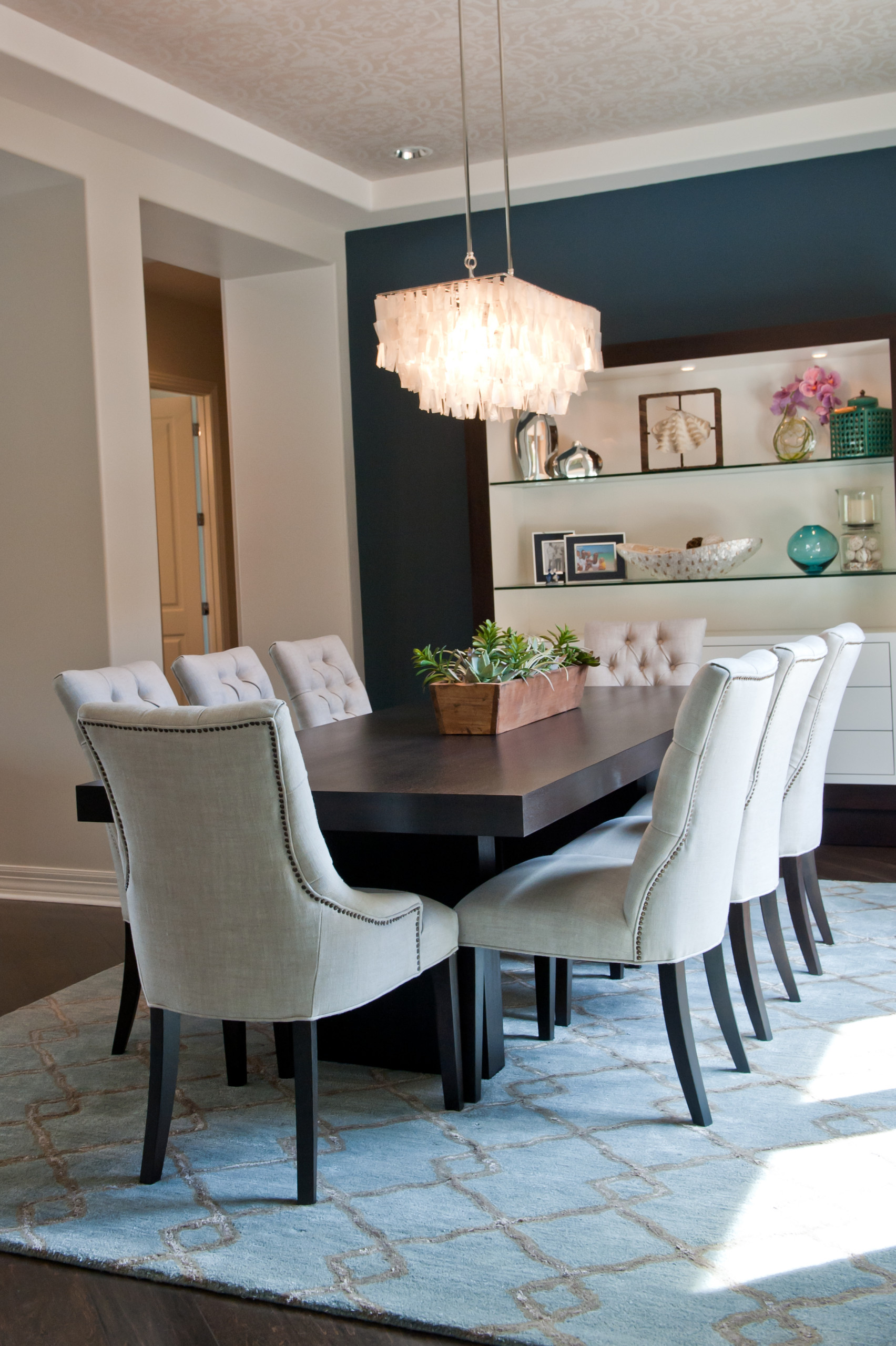 Navy Blue Dining Room Ideas Photos, Navy Accent Wall Dining Room Table