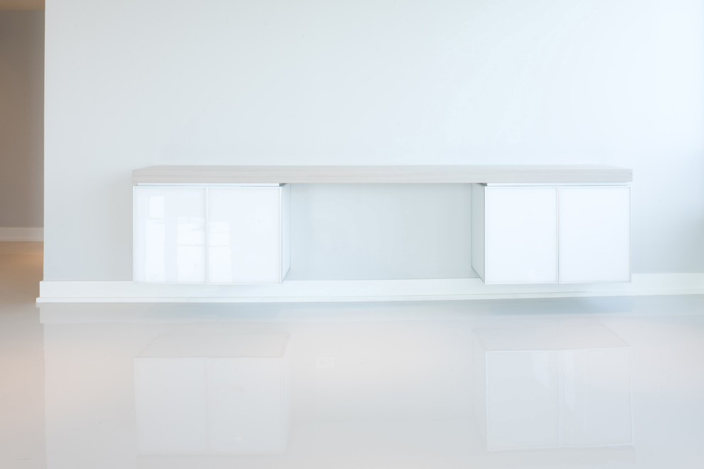 Свежая идея для дизайна: гостиная-столовая среднего размера в современном стиле с серыми стенами и бетонным полом - отличное фото интерьера