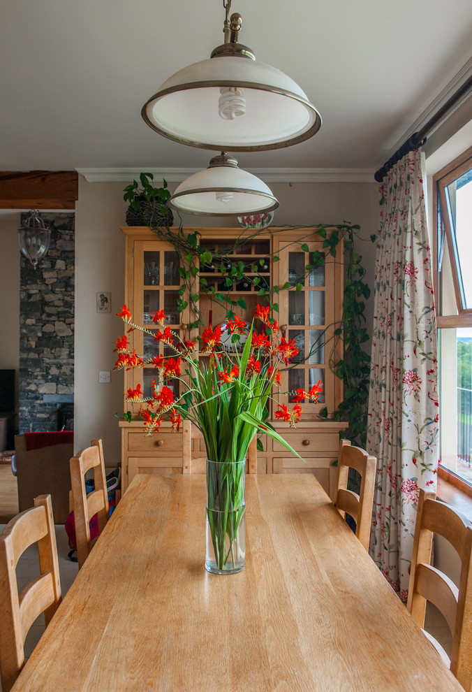 Idée de décoration pour une salle à manger champêtre.