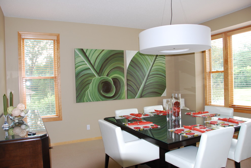 Example of a minimalist dining room design in Minneapolis