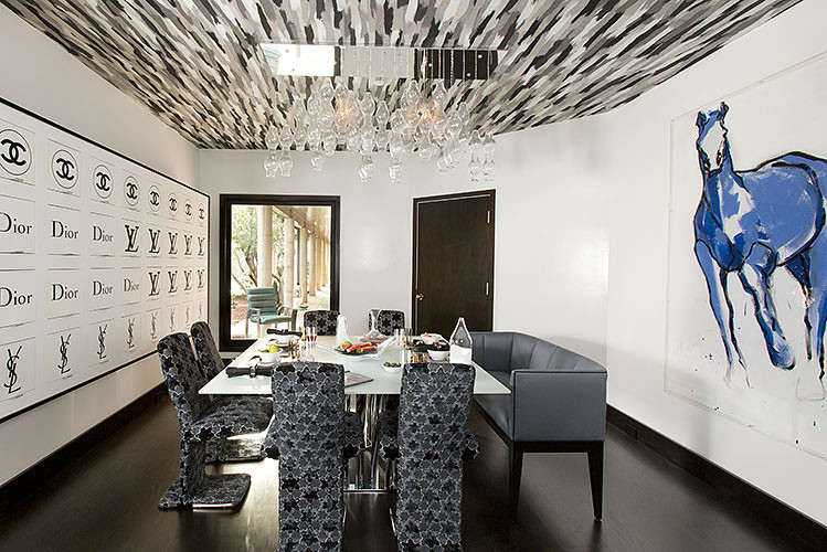 Immagine di una sala da pranzo eclettica