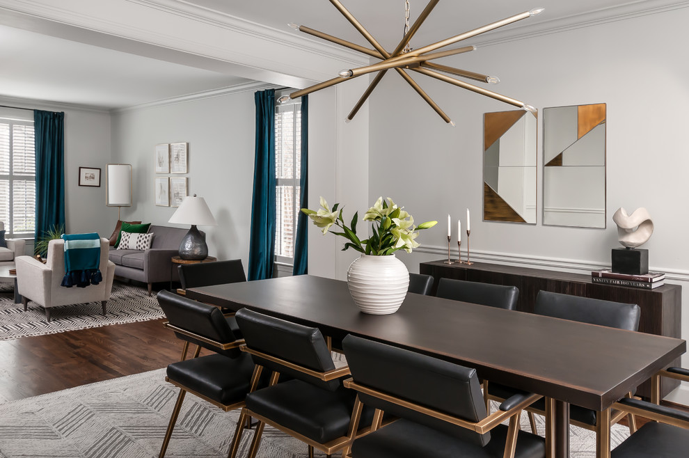 Идея дизайна: кухня-столовая среднего размера в скандинавском стиле с серыми стенами, темным паркетным полом и коричневым полом