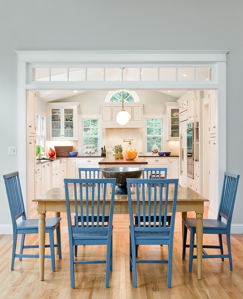 Example of a classic kitchen/dining room combo design in Boston