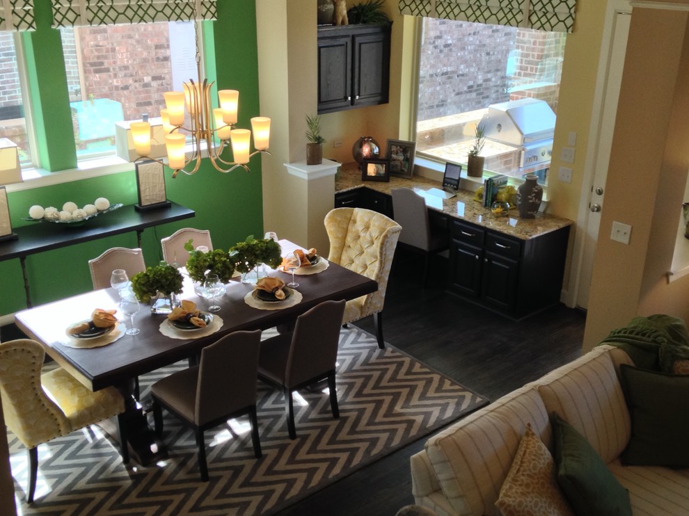 Example of a classic dining room design in Dallas