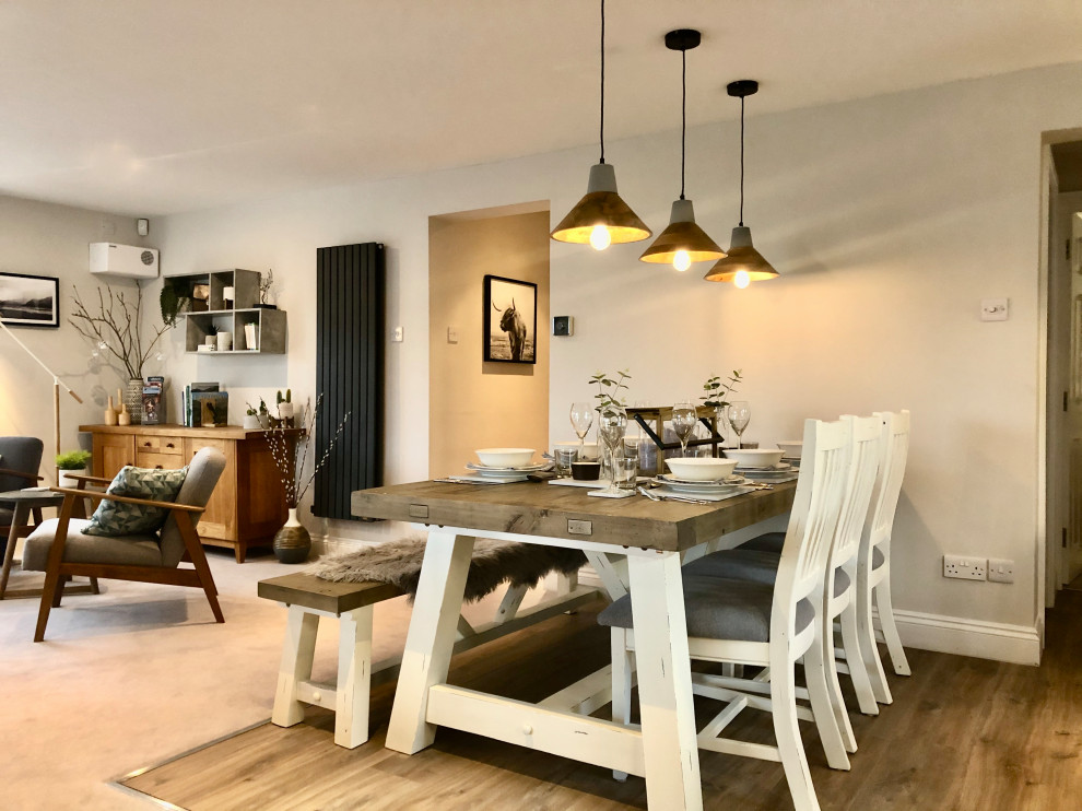 Mittelgroße Skandinavische Wohnküche mit grauer Wandfarbe, Vinylboden und beigem Boden in Sonstige