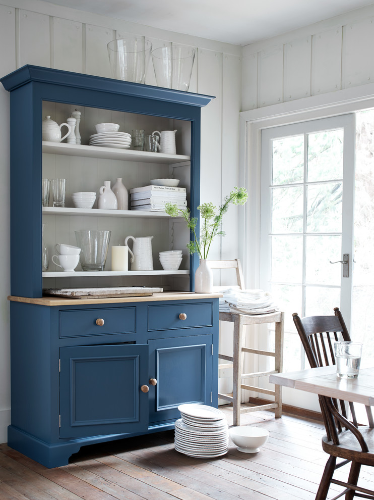 Inspiration for a scandinavian dining room remodel in London