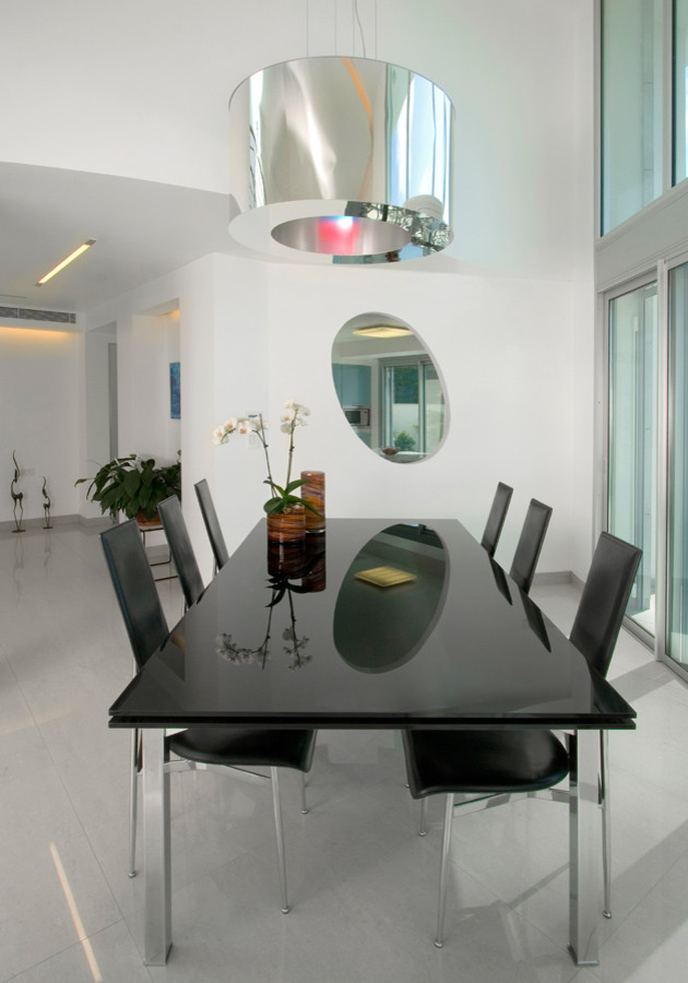 Example of a dining room design in Other