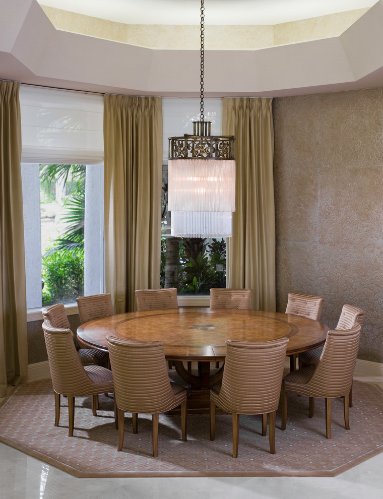 This is an example of a mediterranean dining room in Chicago.