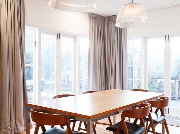 Example of a dining room design in Wellington